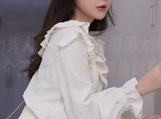 Xiuren秀人网 – 图册里的周大萌，真心不像是个王，她那双眼睛里尽是调皮。