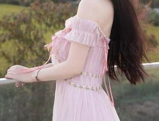 Xiuren秀人网 – 针对小爪几的吊带：原图给你意想不到的馈赠，图包也别太小觑