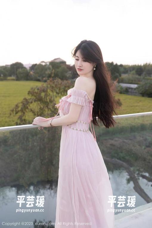 Xiuren秀人网 - 针对小爪几的吊带：原图给你意想不到的馈赠，图包也别太小觑