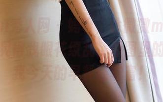 Xiuren秀人网 – 妈呀，徐微微mia的夏日图片晃得我眼花缭乱，原图里的色彩比我今天的早餐还丰富！