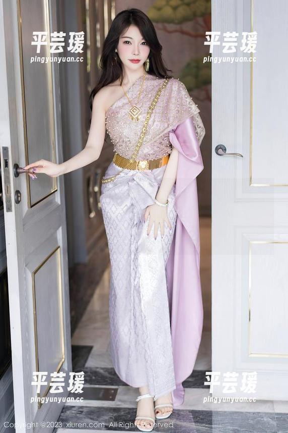 Xiuren秀人网 - 短裙写真，嗯…林煊煊是不是把所有的短裙都穿了一遍？我有点佩服。