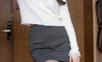 Xiuren秀人网 – 壁纸推荐：沫晓伊baby，长腿配月光，这组合也是绝了，如同一场梦中的漫步。