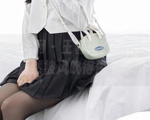 Xiuren秀人网 – 王馨瑶Yanni最新户外大片，竟然被风吹得像个沙滩球！