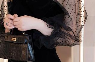 Xiuren秀人网 – 在王馨瑶Yanni的眼镜里，壁纸的选择又多了一个层次