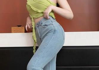 Xiuren秀人网 – 瑞瑞ruirui的皮衣与美图大作战：你敢试试吗？一言不合免费送你帅气！