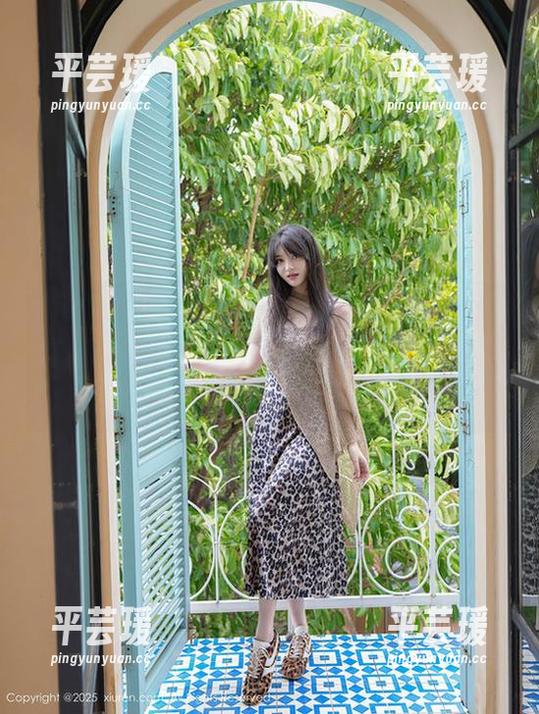 Xiuren秀人网 - 白丝也是一种境界，章芃芃的精选套图！穿上白丝，我觉得自己立马高级了！