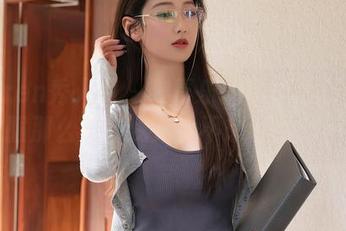 Xiuren秀人网 – 陶喜乐的高清图册：礼服那么美，我完全不想说话……