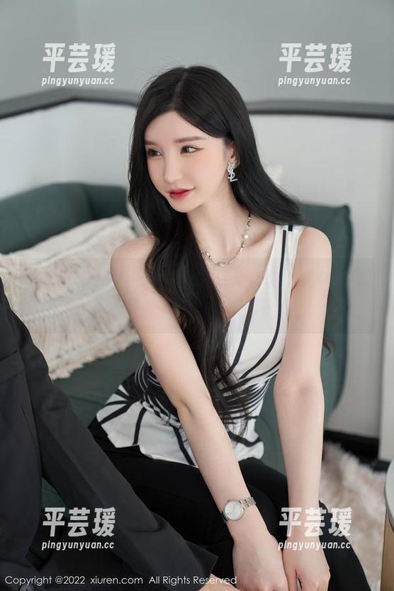 Xiuren秀人网 - 玩转油亮：雨瞳Yoyo的无圣光合集撞见好奇心