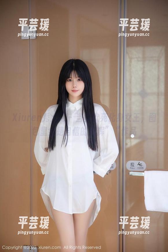 Xiuren秀人网 - 当黄歆苑化身女王，图包里全是自信的光辉”“作品