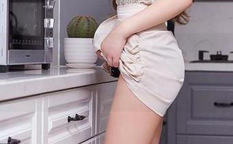 YouMi尤蜜荟 – 粉色，让人嘴角上扬的小尤奈写真，下载后你变粉了吗？