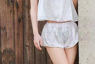 YouMi尤蜜荟 – 小尤奈的清纯写真集：是不是太过天真了，下载试试？