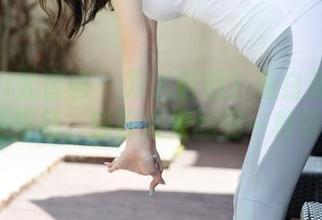 YouMi尤蜜荟 – 双人搭档？看白茹雪Abby的作品，感叹友情的另一种可能性