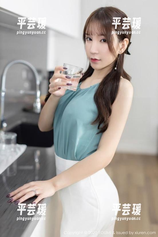 YouMi尤蜜荟 - 有没有感受到无圣光的蓝夏Akasha眼镜，开放的灵感来源就像是在图书馆里偶遇的宝藏。