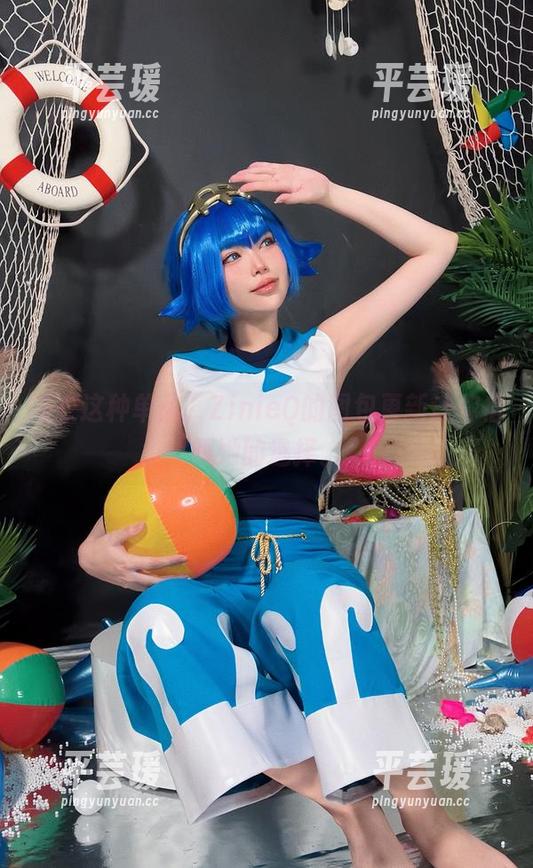 睡衣这种单品，ZinieQ的图包更新让你信服她的选择。