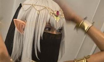 照片中闪现的eliza喵喵女神，真不晓得该用什么词汇来抵挡这个冲击。