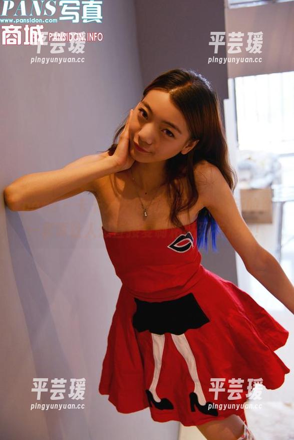 pans - 卡卡大大的礼服图包，最新的那一套真让人想直接复制粘贴到衣柜里！