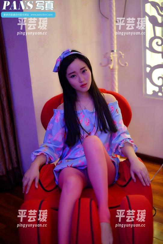 pans - 果汁与美腿的完美邂逅，原来网盘也能变成审美的地方。