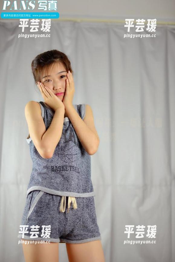 pans - 美惠子与她的网袜：一场让人意想不到的作品秀