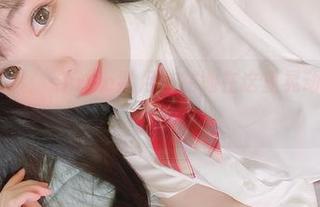 BB泳装图集：shimo霜月自在地在这里晃动，趣味无比！