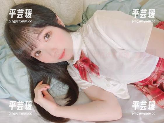 BB泳装图集：shimo霜月自在地在这里晃动，趣味无比！