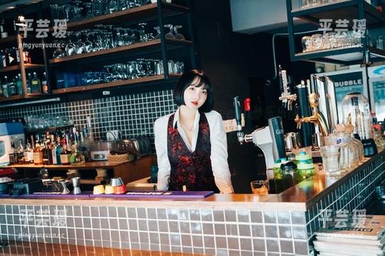 让人浮想联翩的DJAWA游泳课，yeeun孙乐乐图集已上线，赶快下载，这“水”太深了！