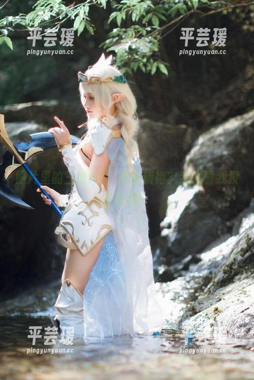 照片里的三度69，紫色旗袍？我发誓我没在偷瞄！