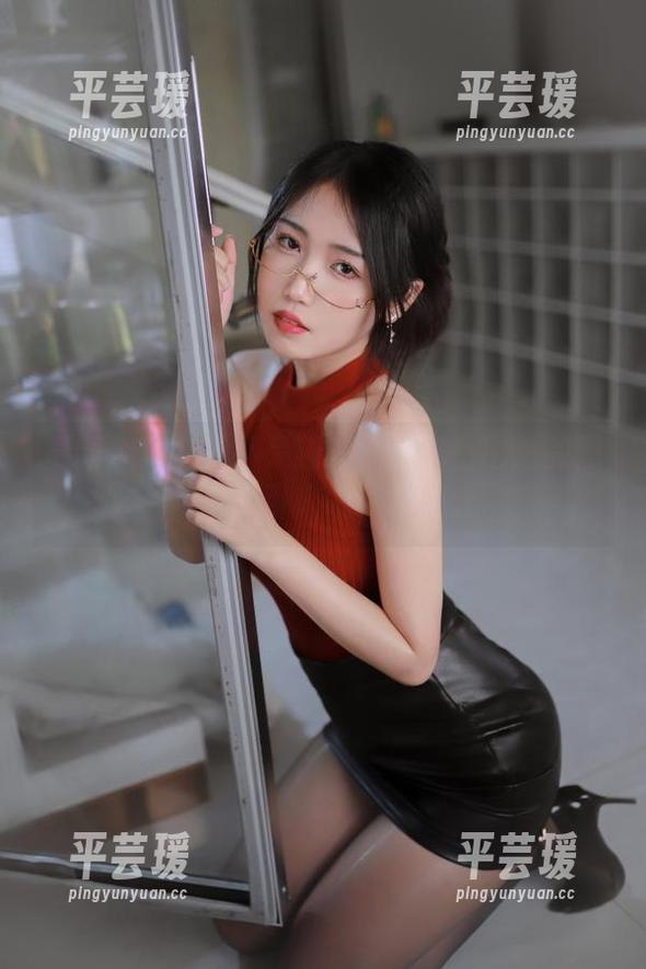 最新合集中的不呆猫：她的秘密比她的照片更吸引人呢，哈哈。