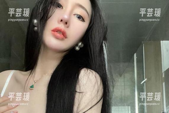 微密圈 - 嘿！5.20付费的不爱笑的赛琳，果然让人想直接下载个够。