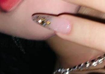 微密圈 – 你看！不爱笑的赛琳短裤在线——不然我怎么可能沉迷于评论那双腿呢？