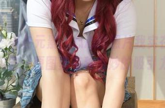 丽柜 – 黑色元素，心心的照片我实在拗不过去…原图里有种微妙的吸引力