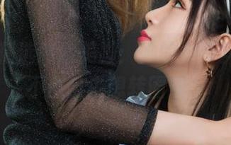 丽柜 – 精选悠悠美脚：她的脚步声，让人不由自主想转圈圈～