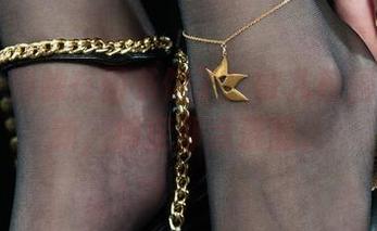 丽柜 – 别躲在图书馆了！敏儿校园合集更新，捕捉那点涟漪。