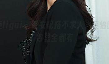 丽柜ligui – 毛衣配搭不求人，佳怡的图包里全都有