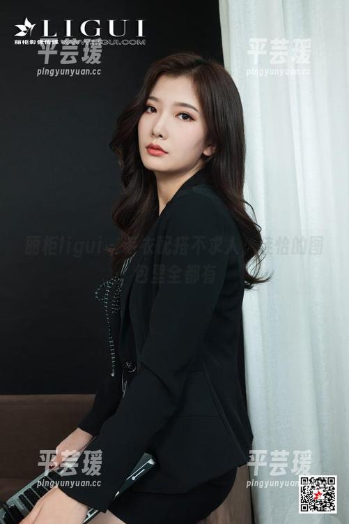 丽柜ligui - 毛衣配搭不求人，佳怡的图包里全都有