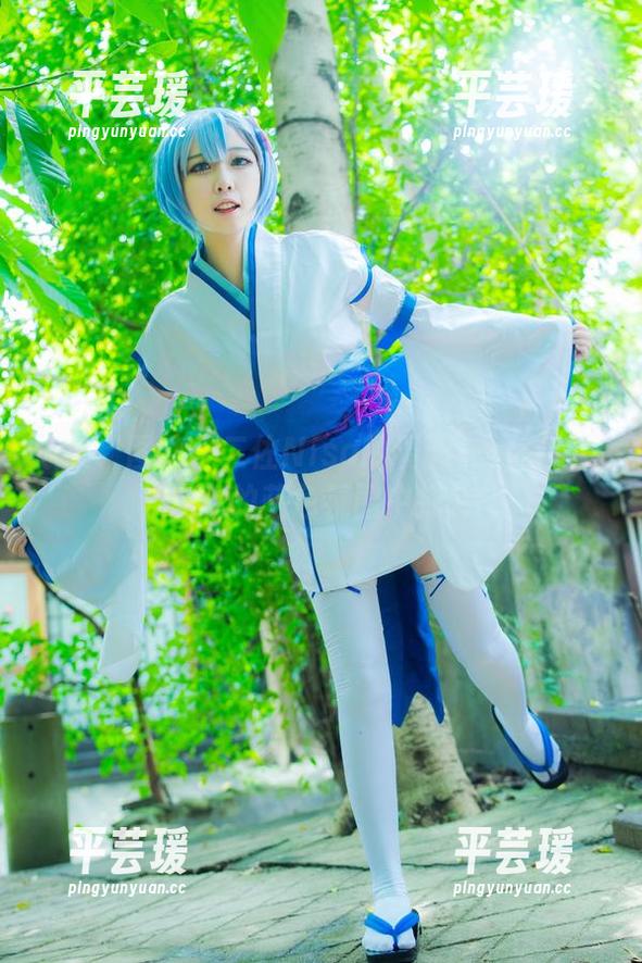 泳装、图集、二佐Nisa的调调——在圣路易斯的蓝色氛围中打转