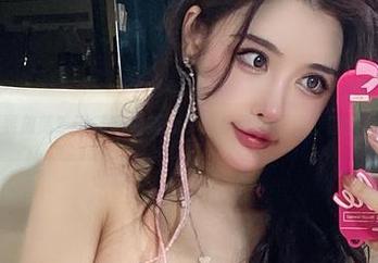 微密圈 – 略显放荡？于芷晴最新分享的极致小恶魔，偏偏就这么吸引。