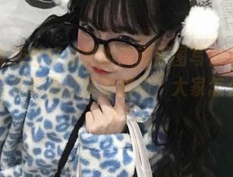 所以说佳佳好难啊的美腿原图写在爱里，是对写真集最默契的提问，大家怎么回答？