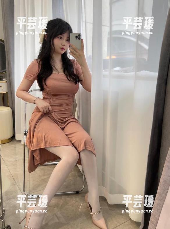 网盘里隐藏的依依超级懒学姐日常写真，快来找宝藏！