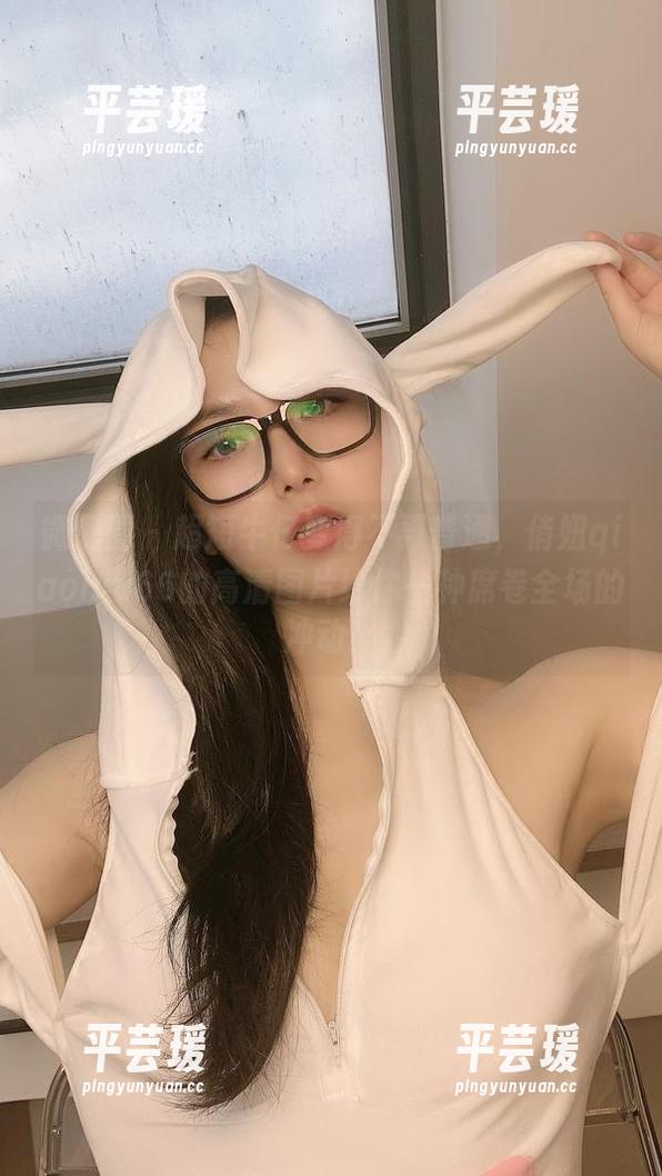 微密圈 - 超短牛仔变得不再普通，俏妞qiaoniu66的高清图片给你一种席卷全场的冲动！