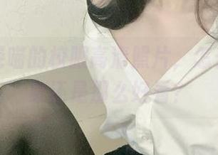 翻翻倦倦喵的校服高清照片，怎么觉得这身还是那么好看？