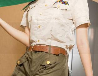 克拉女神 – 最新图册：佳莹的少女气息，粉嫩的云彩和小狗狗在赛跑，快来嘿！