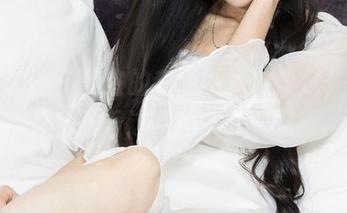 克拉女神 – 静宜的套图，骨感素足，心里总是想着这双腿该怎么配啊