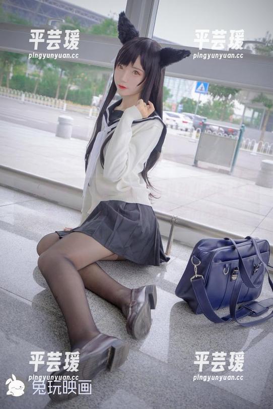 兔玩映画 - 一捏一揉，面饼仙儿的图库温柔分享，就像面团和手掌的相遇