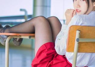 兔玩映画漫画袜子原来，袜子也能有不一样的个性展示，也是个小明星！