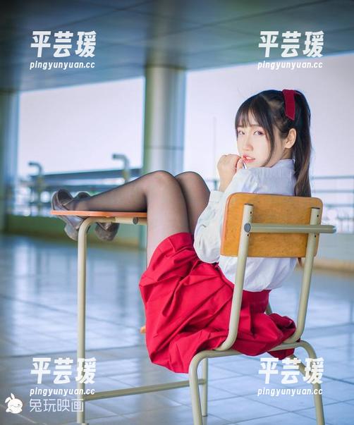 兔玩映画漫画袜子原来，袜子也能有不一样的个性展示，也是个小明星！