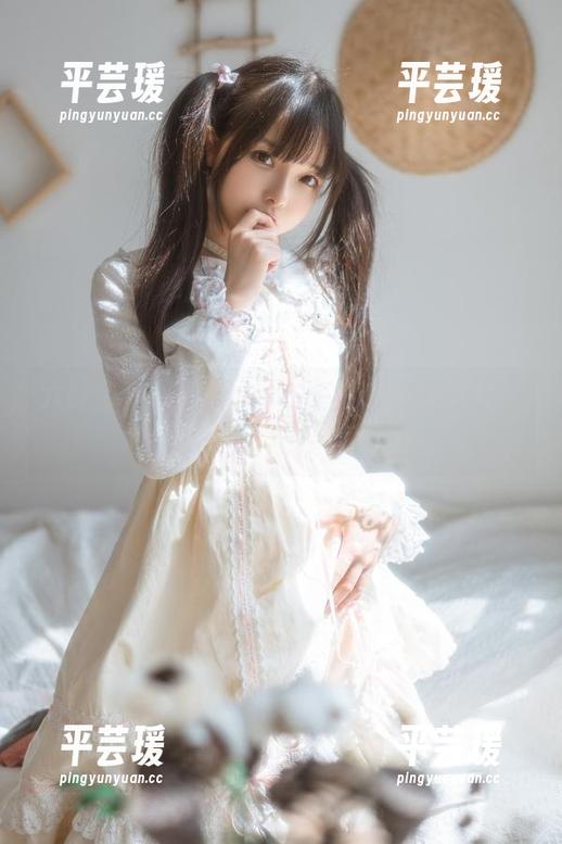 六味帝皇酱最新cos：午后，谁说只有咖啡才能提神