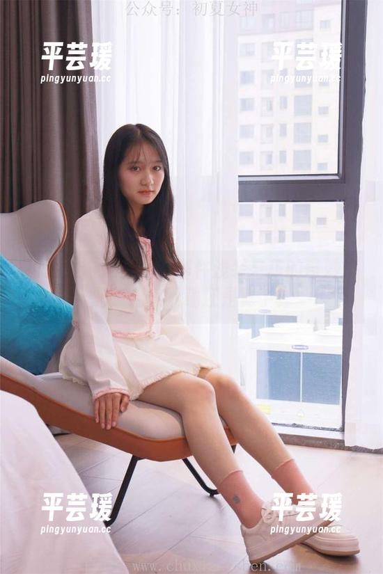 初夏女神 - 安妮：那件浅装与车的奇妙搭配，合集下载还是算了？