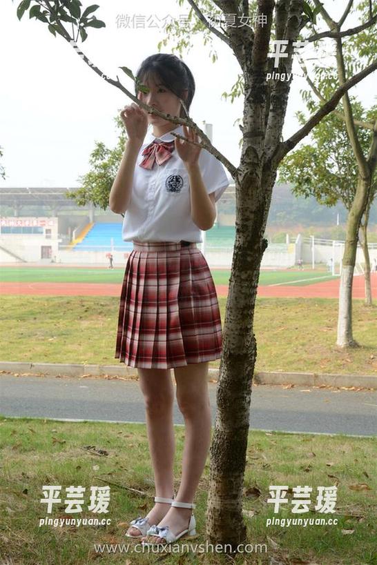 初夏女神 - 黑白之间的缥缈，柒柒的正装侵袭，有空翻看原图吗？