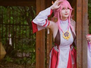 “Fateone”里的前羽_rr，高清写真，好像从某部未公开的电影里走出来的主角。