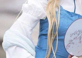 这不是梦，南桃Momoko的连体衣，cos得过分！下载给我！